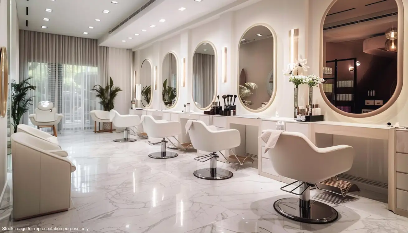 Evora Estate, Modern Salon